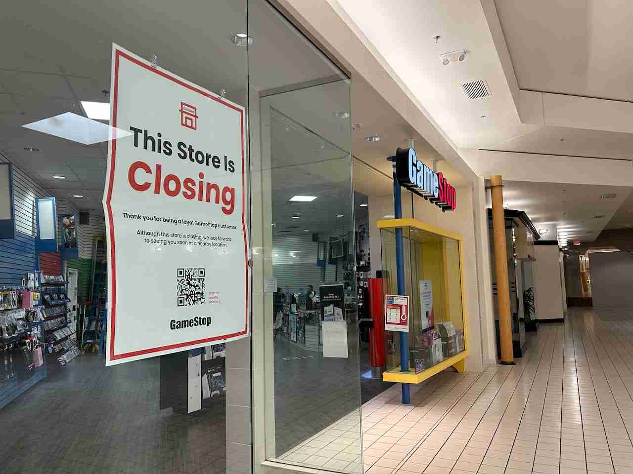 在2025年关闭“大量商店”的GameStop